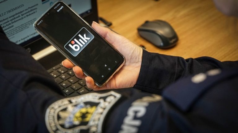 Policjanci ostrzegają – nie daj się oszukać na tzw. „BLIK”