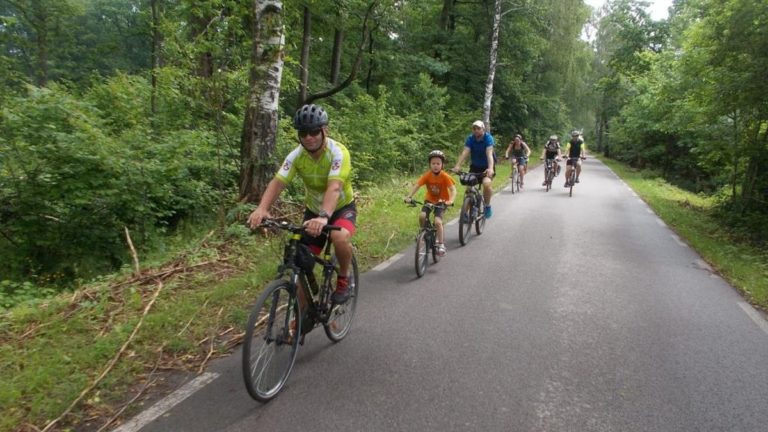 Rowerowa jazda ku krzywej wieży