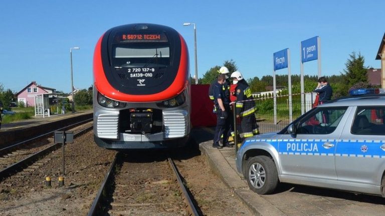 Wypadek na przejeździe kolejowym. Policjanci apelują o ostrożność