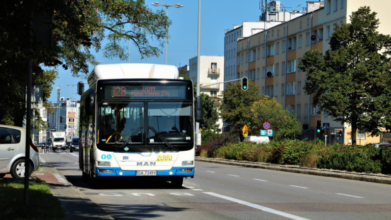 Gdynia: 60 lat funkcjonowania linii autobusowej 128