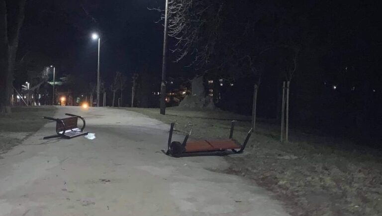 Policjanci zatrzymali sprawcę dewastacji w Parku Modrzewie