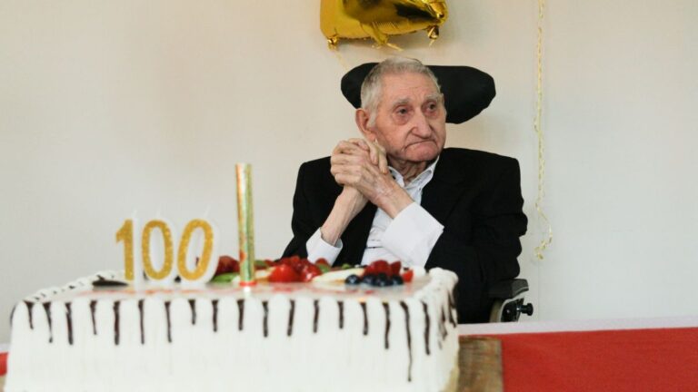 W Domu Pomocy Społecznej „Niezapominajka” świętowali wyjątkowy jubileusz 100 lat jednego z podopiecznych