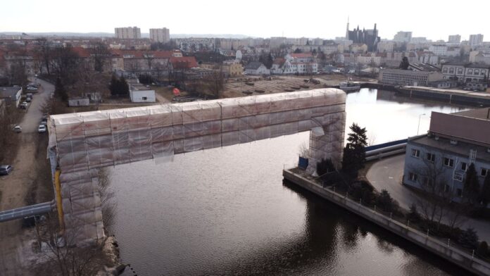 elblaskie_przedsiebiorstwo_energetyki_cieplenj_trwa_remont_eskakady_przy_ul_grazyny_w_elblagu