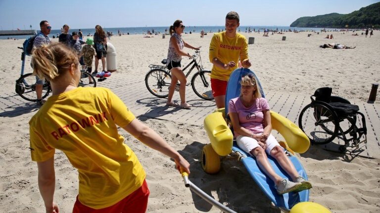 Gdyńska plaża wśród trzech najbardziej dostępnych w Polsce