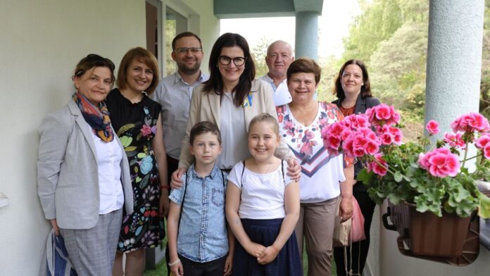 Spotkanie prezydent Gdańska Aleksandry Dulkiewicz z rodziną repatriancką.