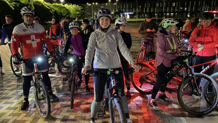 Nocą przez&nbsp;Elbląg na&nbsp;dwóch kółkach!