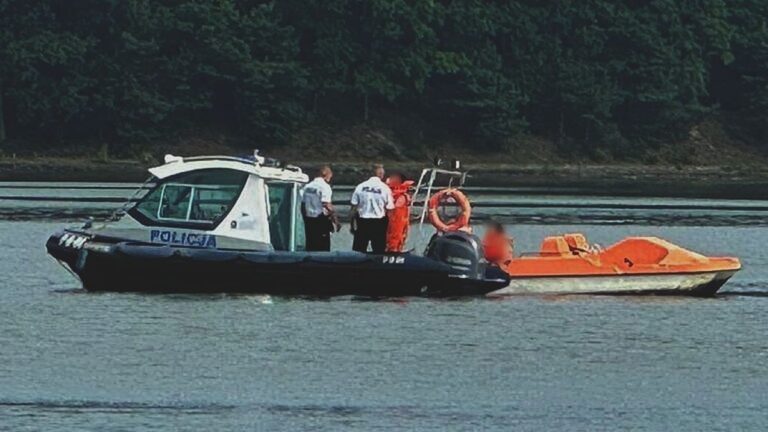 Służby postawione w&nbsp;stan gotowości – rower wodny dryfował bez&nbsp;ludzi po&nbsp;rzece Elbląg