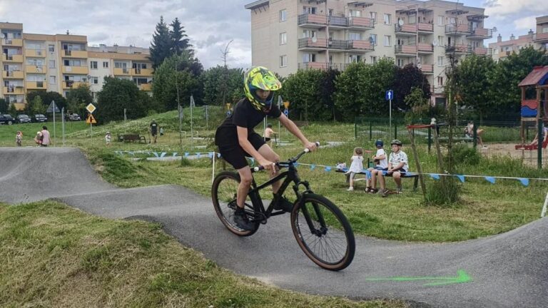 Wakacyjna rywalizacja na&nbsp;Pumptracku