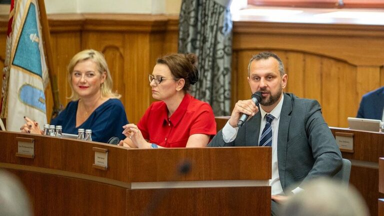 Prezydent Robert Szewczyk z&nbsp;wotum zaufania i&nbsp;absolutorium